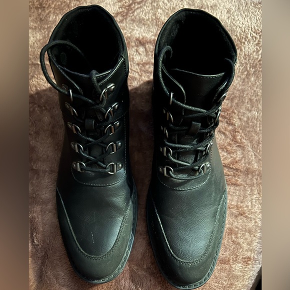 Kenneth Cole Unlisted, brand new out of the box lace up boots! Size 9, black! - Picture 5 of 6